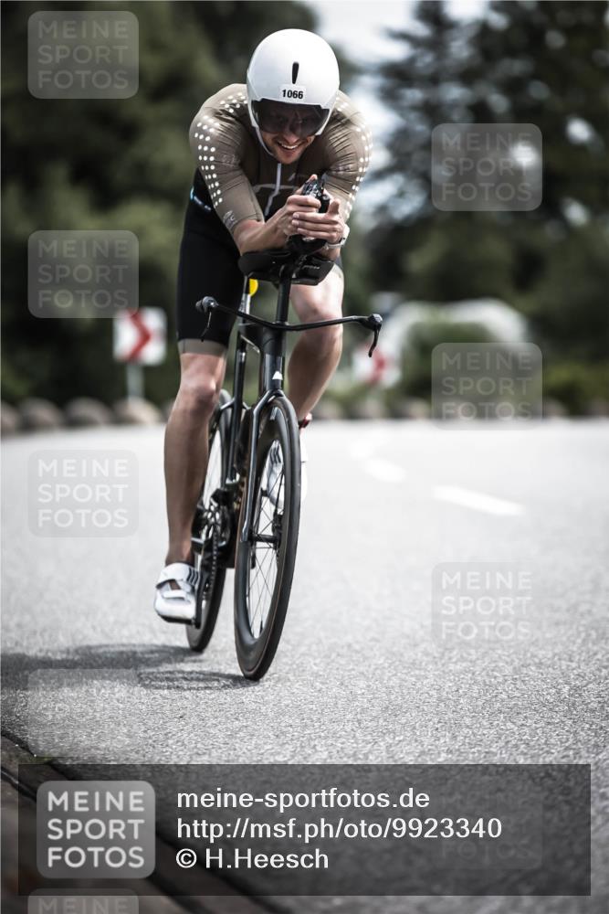 21.06.2026 - 29. Vierlanden-Triathlon H.Heesch http://msf.ph/oto/9923340 21.06.2026 13:04:21 Radfahren 1066 meine-sportfotos.de