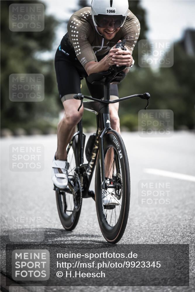 21.06.2026 - 29. Vierlanden-Triathlon H.Heesch http://msf.ph/oto/9923345 21.06.2026 13:04:21 Radfahren 1066 meine-sportfotos.de