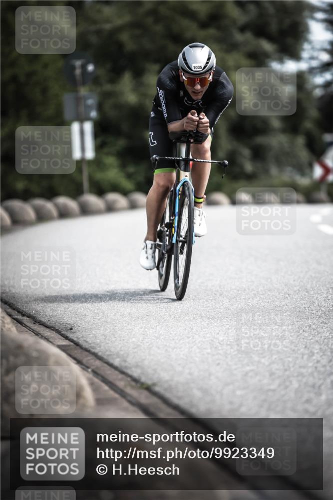 21.06.2026 - 29. Vierlanden-Triathlon H.Heesch http://msf.ph/oto/9923349 21.06.2026 13:04:29 Radfahren 11, 1035 meine-sportfotos.de