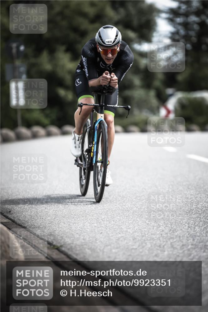 21.06.2026 - 29. Vierlanden-Triathlon H.Heesch http://msf.ph/oto/9923351 21.06.2026 13:04:29 Radfahren 11, 1035 meine-sportfotos.de