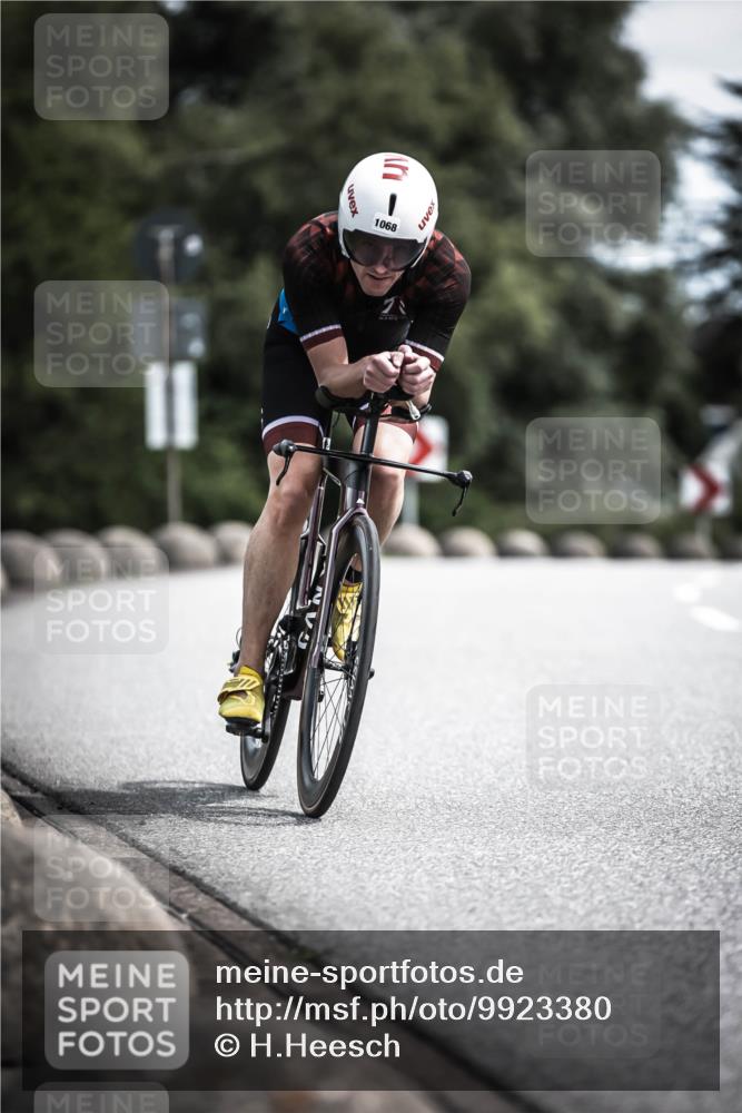 21.06.2026 - 29. Vierlanden-Triathlon H.Heesch http://msf.ph/oto/9923380 21.06.2026 13:04:53 Radfahren 1068, 3 meine-sportfotos.de