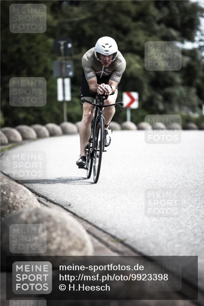 21.06.2026 - 29. Vierlanden-Triathlon H.Heesch http://msf.ph/oto/9923398 21.06.2026 13:05:06 Radfahren 1061 meine-sportfotos.de