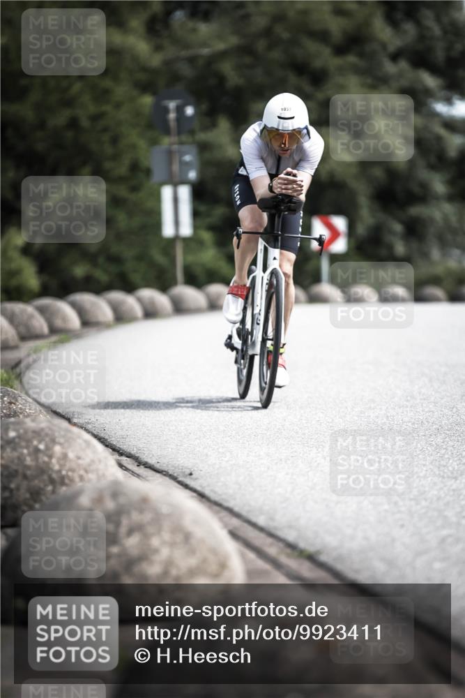 21.06.2026 - 29. Vierlanden-Triathlon H.Heesch http://msf.ph/oto/9923411 21.06.2026 13:05:08 Radfahren 1037 meine-sportfotos.de
