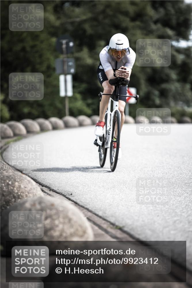 21.06.2026 - 29. Vierlanden-Triathlon H.Heesch http://msf.ph/oto/9923412 21.06.2026 13:05:08 Radfahren 1037 meine-sportfotos.de