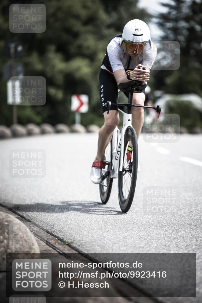 21.06.2026 - 29. Vierlanden-Triathlon H.Heesch http://msf.ph/oto/9923416 21.06.2026 13:05:09 Radfahren 11, 1037 meine-sportfotos.de