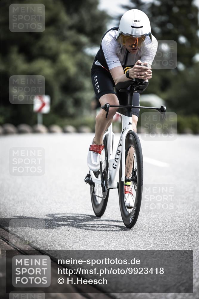 21.06.2026 - 29. Vierlanden-Triathlon H.Heesch http://msf.ph/oto/9923418 21.06.2026 13:05:09 Radfahren 1037 meine-sportfotos.de