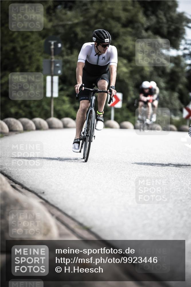 21.06.2026 - 29. Vierlanden-Triathlon H.Heesch http://msf.ph/oto/9923446 21.06.2026 13:05:24 Radfahren 1027 meine-sportfotos.de