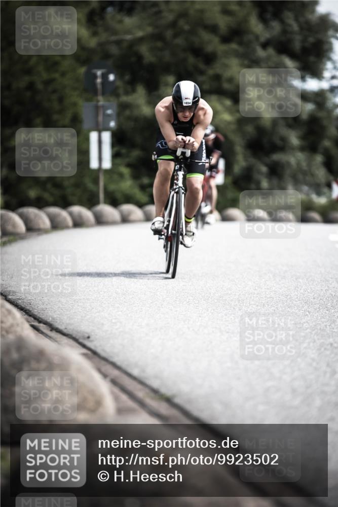 21.06.2026 - 29. Vierlanden-Triathlon H.Heesch http://msf.ph/oto/9923502 21.06.2026 13:05:42 Radfahren 1034 meine-sportfotos.de
