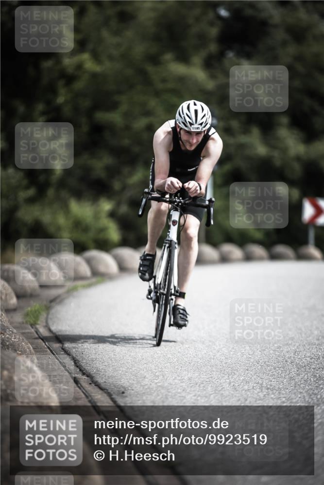 21.06.2026 - 29. Vierlanden-Triathlon H.Heesch http://msf.ph/oto/9923519 21.06.2026 13:30:47 Radfahren 1195 meine-sportfotos.de