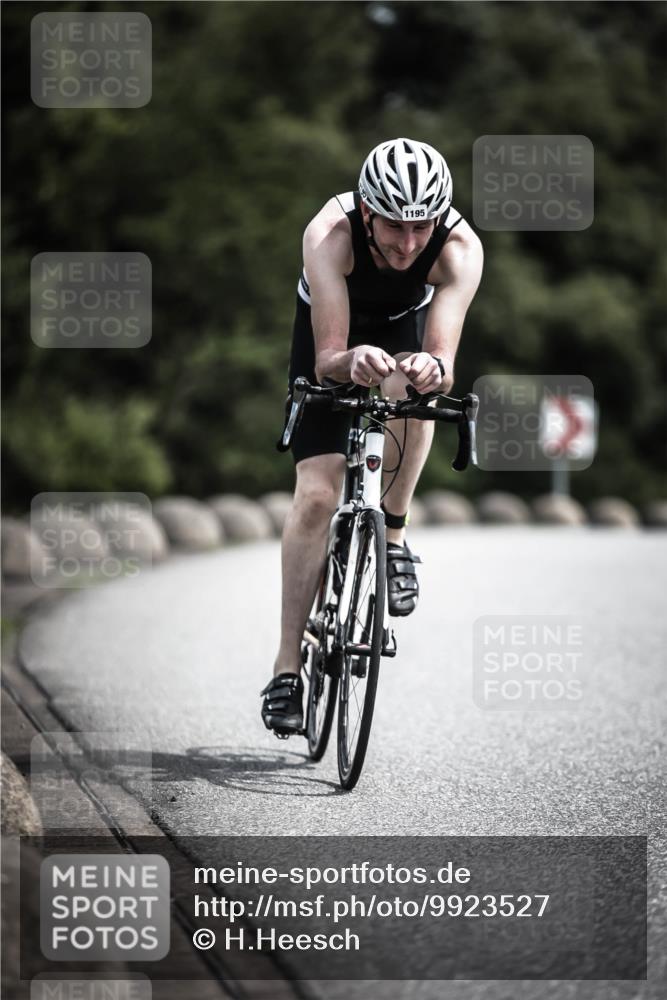 21.06.2026 - 29. Vierlanden-Triathlon H.Heesch http://msf.ph/oto/9923527 21.06.2026 13:30:47 Radfahren 1195 meine-sportfotos.de