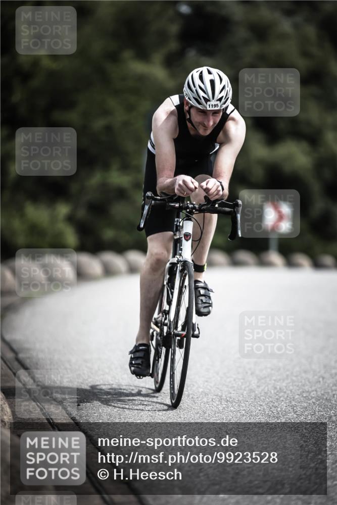 21.06.2026 - 29. Vierlanden-Triathlon H.Heesch http://msf.ph/oto/9923528 21.06.2026 13:30:47 Radfahren 1195 meine-sportfotos.de