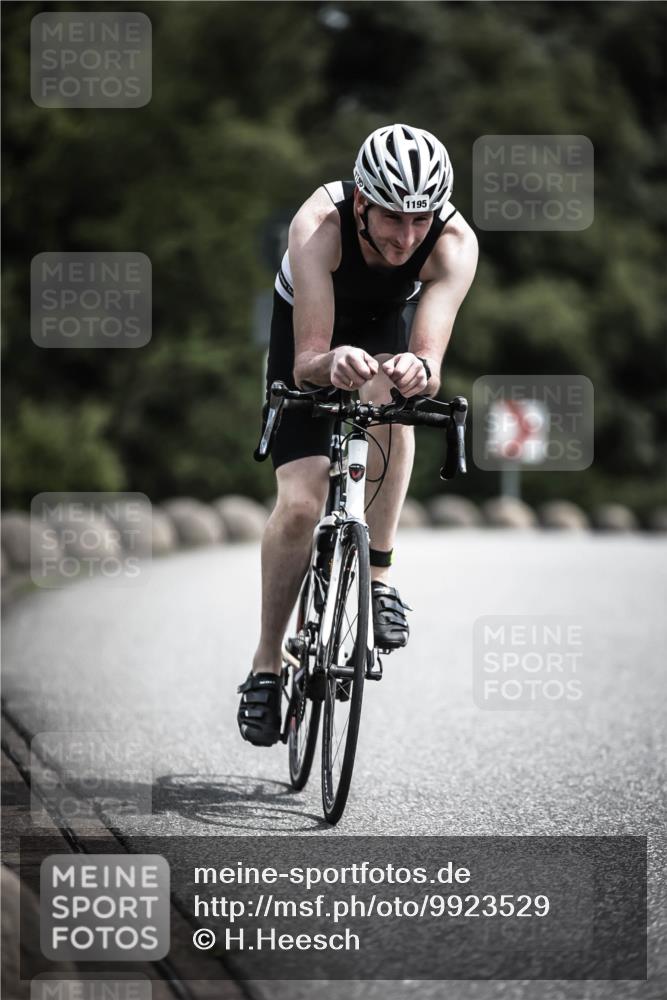 21.06.2026 - 29. Vierlanden-Triathlon H.Heesch http://msf.ph/oto/9923529 21.06.2026 13:30:47 Radfahren 1195 meine-sportfotos.de