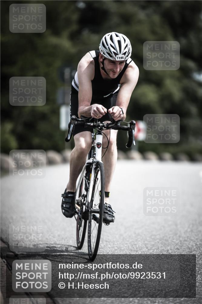 21.06.2026 - 29. Vierlanden-Triathlon H.Heesch http://msf.ph/oto/9923531 21.06.2026 13:30:47 Radfahren 1195, 1195 meine-sportfotos.de