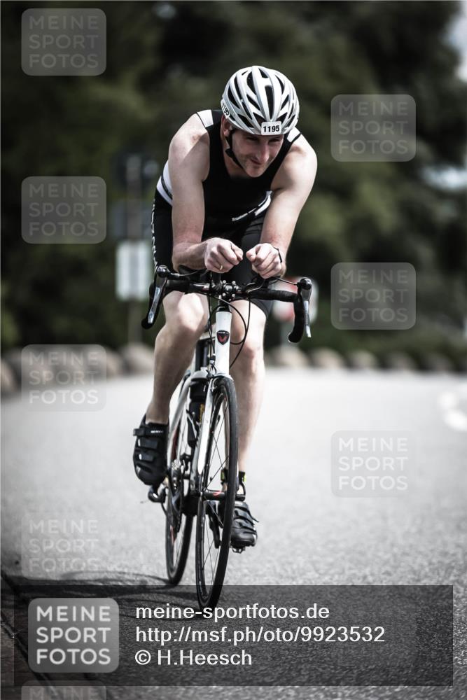 21.06.2026 - 29. Vierlanden-Triathlon H.Heesch http://msf.ph/oto/9923532 21.06.2026 13:30:47 Radfahren 195, 1195 meine-sportfotos.de