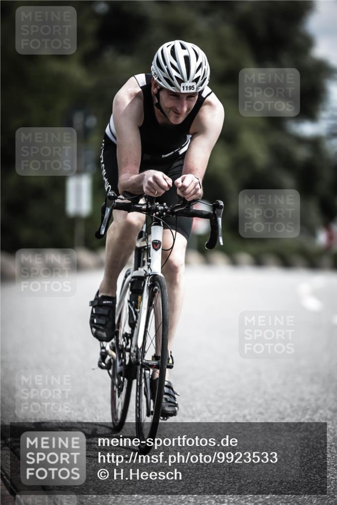 21.06.2026 - 29. Vierlanden-Triathlon H.Heesch http://msf.ph/oto/9923533 21.06.2026 13:30:47 Radfahren 1195 meine-sportfotos.de