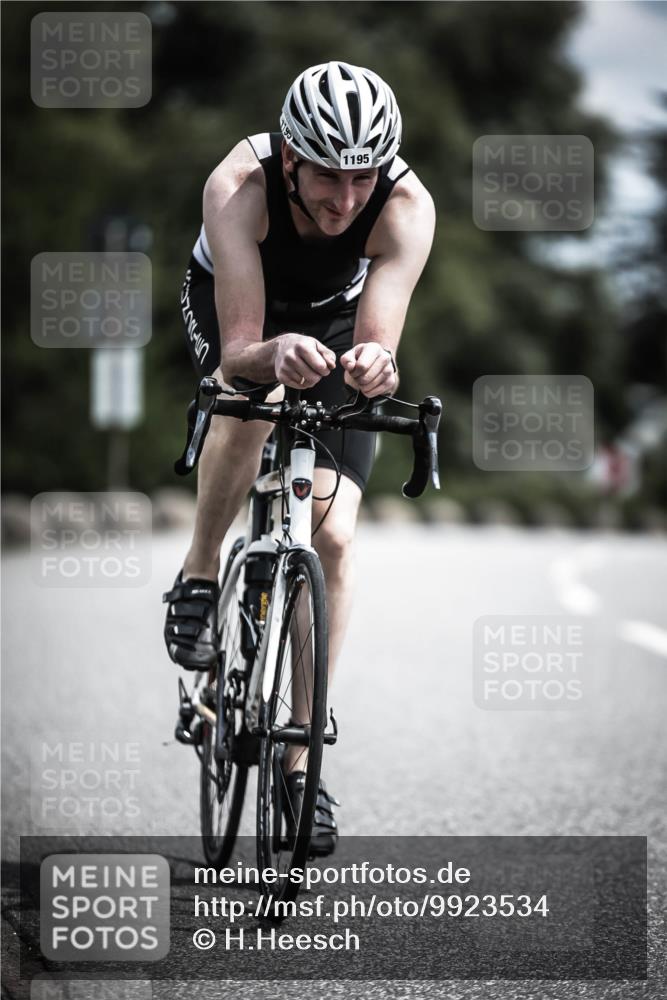 21.06.2026 - 29. Vierlanden-Triathlon H.Heesch http://msf.ph/oto/9923534 21.06.2026 13:30:47 Radfahren 1195 meine-sportfotos.de