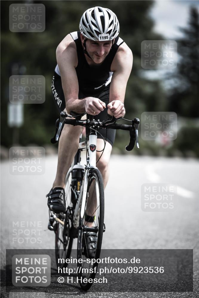 21.06.2026 - 29. Vierlanden-Triathlon H.Heesch http://msf.ph/oto/9923536 21.06.2026 13:30:48 Radfahren 1195 meine-sportfotos.de