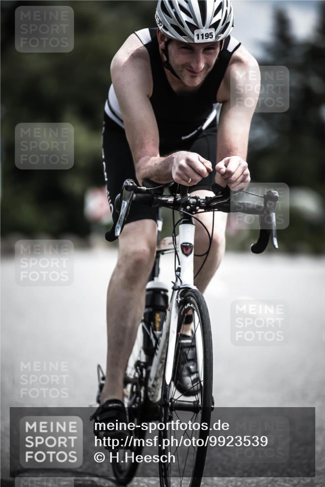 21.06.2026 - 29. Vierlanden-Triathlon H.Heesch http://msf.ph/oto/9923539 21.06.2026 13:30:48 Radfahren 1195, 1195 meine-sportfotos.de