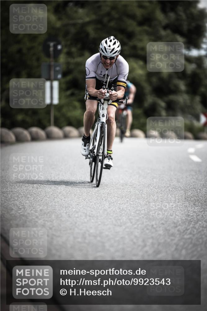 21.06.2026 - 29. Vierlanden-Triathlon H.Heesch http://msf.ph/oto/9923543 21.06.2026 13:31:17 Radfahren 1187 meine-sportfotos.de