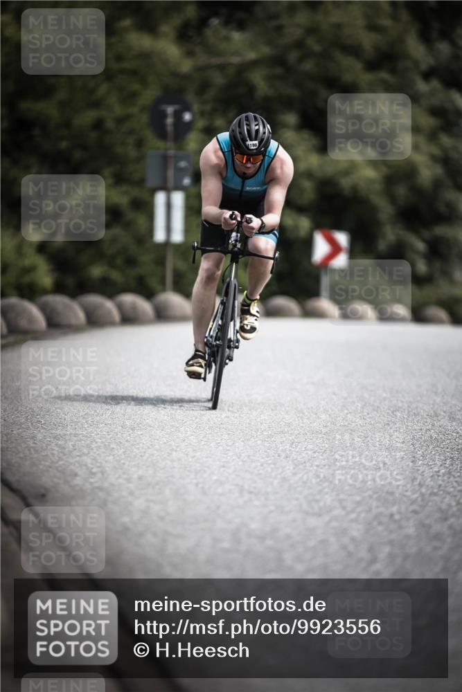 21.06.2026 - 29. Vierlanden-Triathlon H.Heesch http://msf.ph/oto/9923556 21.06.2026 13:31:19 Radfahren 1180 meine-sportfotos.de