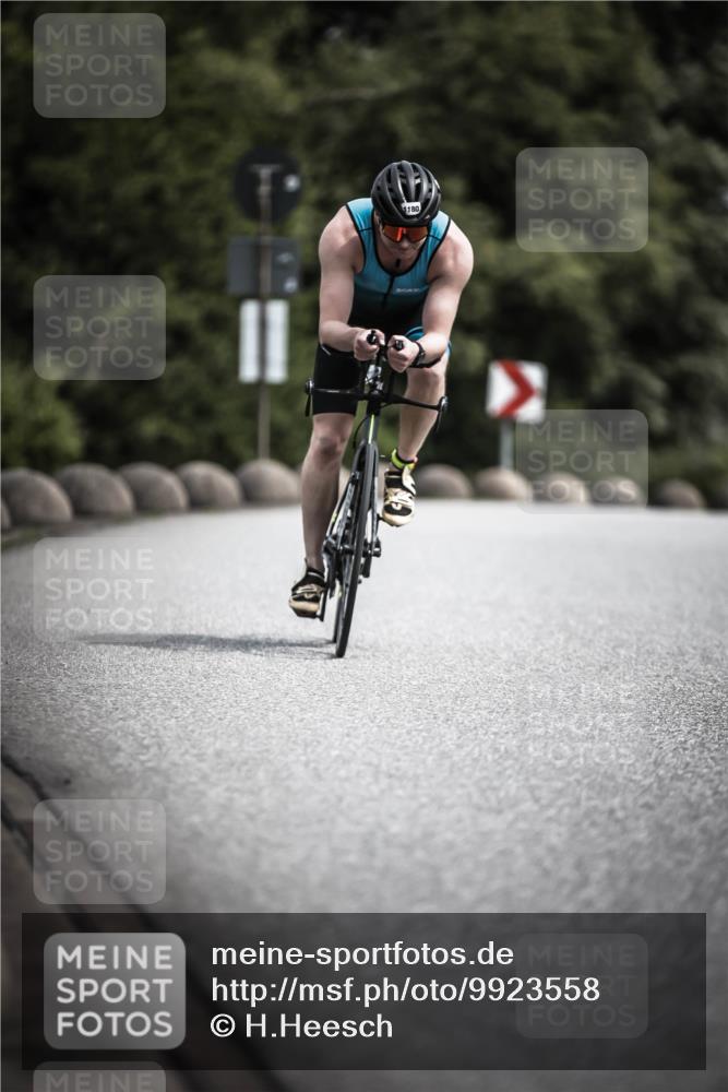 21.06.2026 - 29. Vierlanden-Triathlon H.Heesch http://msf.ph/oto/9923558 21.06.2026 13:31:19 Radfahren 1180 meine-sportfotos.de
