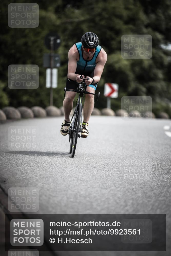 21.06.2026 - 29. Vierlanden-Triathlon H.Heesch http://msf.ph/oto/9923561 21.06.2026 13:31:19 Radfahren 1180 meine-sportfotos.de
