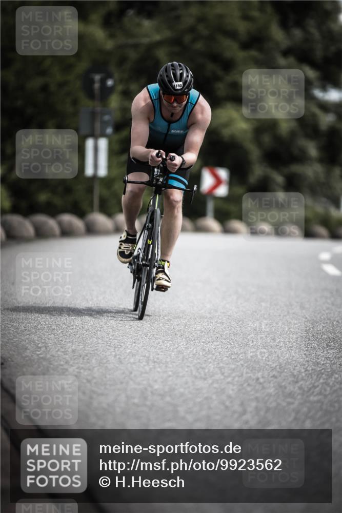 21.06.2026 - 29. Vierlanden-Triathlon H.Heesch http://msf.ph/oto/9923562 21.06.2026 13:31:19 Radfahren 1180 meine-sportfotos.de