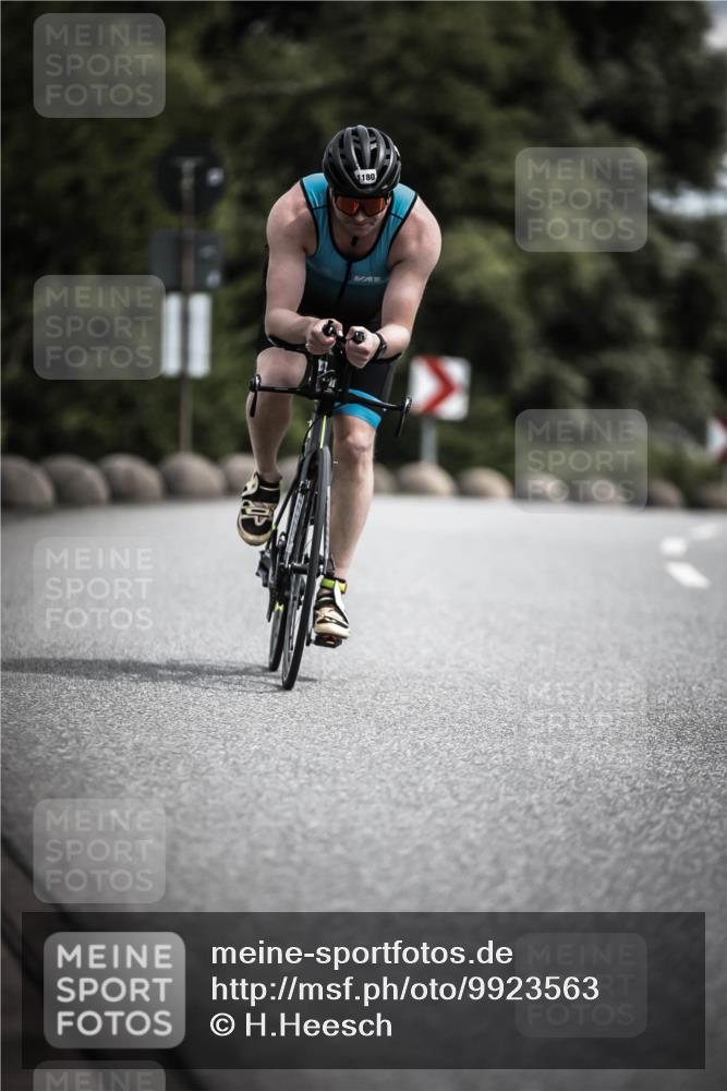21.06.2026 - 29. Vierlanden-Triathlon H.Heesch http://msf.ph/oto/9923563 21.06.2026 13:31:19 Radfahren 1180 meine-sportfotos.de