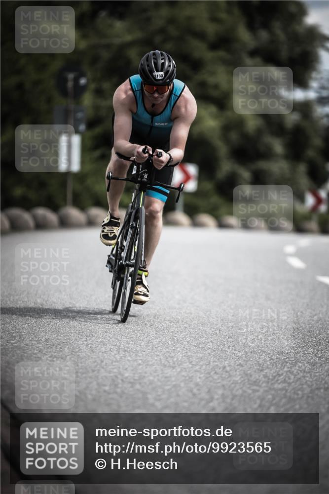 21.06.2026 - 29. Vierlanden-Triathlon H.Heesch http://msf.ph/oto/9923565 21.06.2026 13:31:20 Radfahren 1180 meine-sportfotos.de