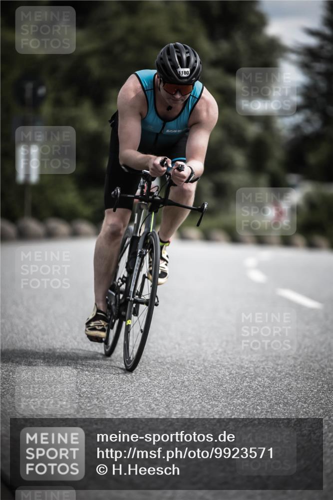 21.06.2026 - 29. Vierlanden-Triathlon H.Heesch http://msf.ph/oto/9923571 21.06.2026 13:31:20 Radfahren 1180 meine-sportfotos.de