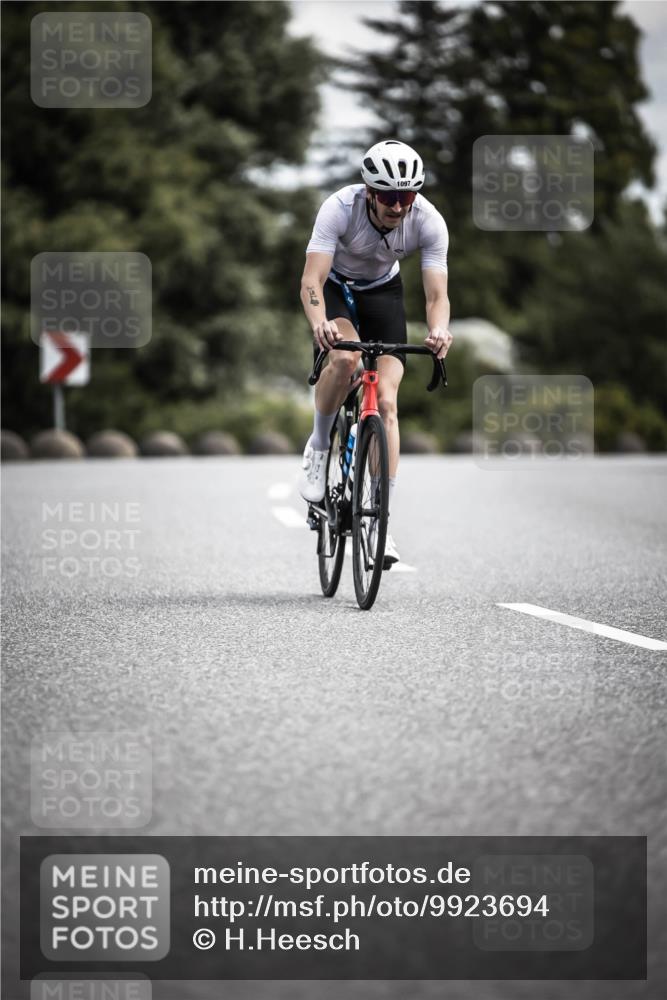 21.06.2026 - 29. Vierlanden-Triathlon H.Heesch http://msf.ph/oto/9923694 21.06.2026 13:32:35 Radfahren 1097 meine-sportfotos.de