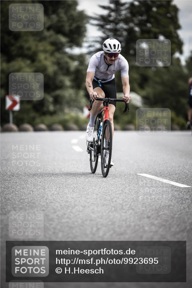 21.06.2026 - 29. Vierlanden-Triathlon H.Heesch http://msf.ph/oto/9923695 21.06.2026 13:32:35 Radfahren 1097 meine-sportfotos.de