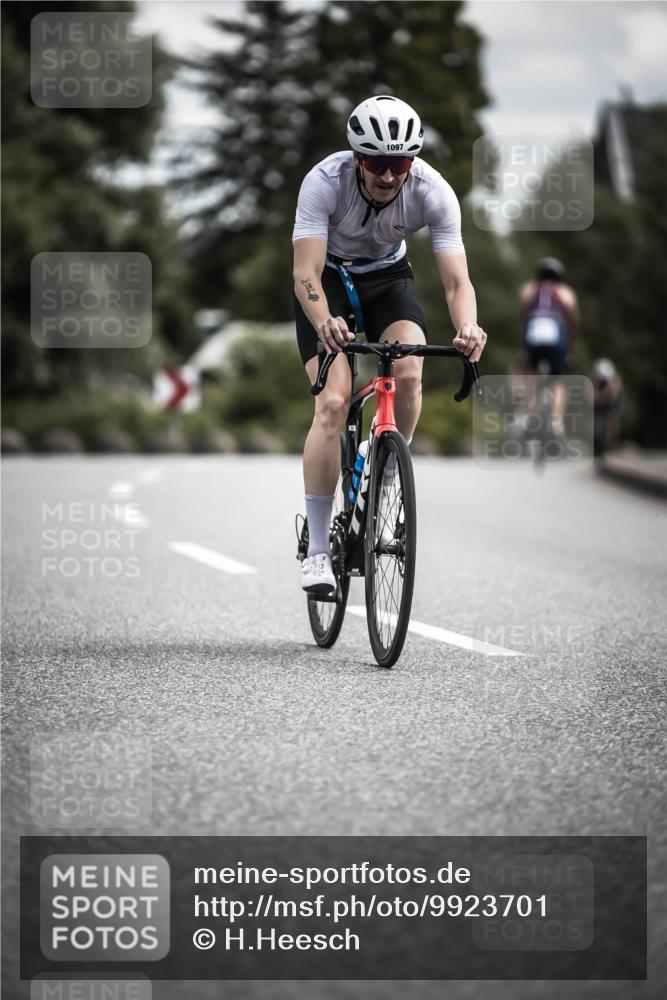 21.06.2026 - 29. Vierlanden-Triathlon H.Heesch http://msf.ph/oto/9923701 21.06.2026 13:32:36 Radfahren 1097 meine-sportfotos.de