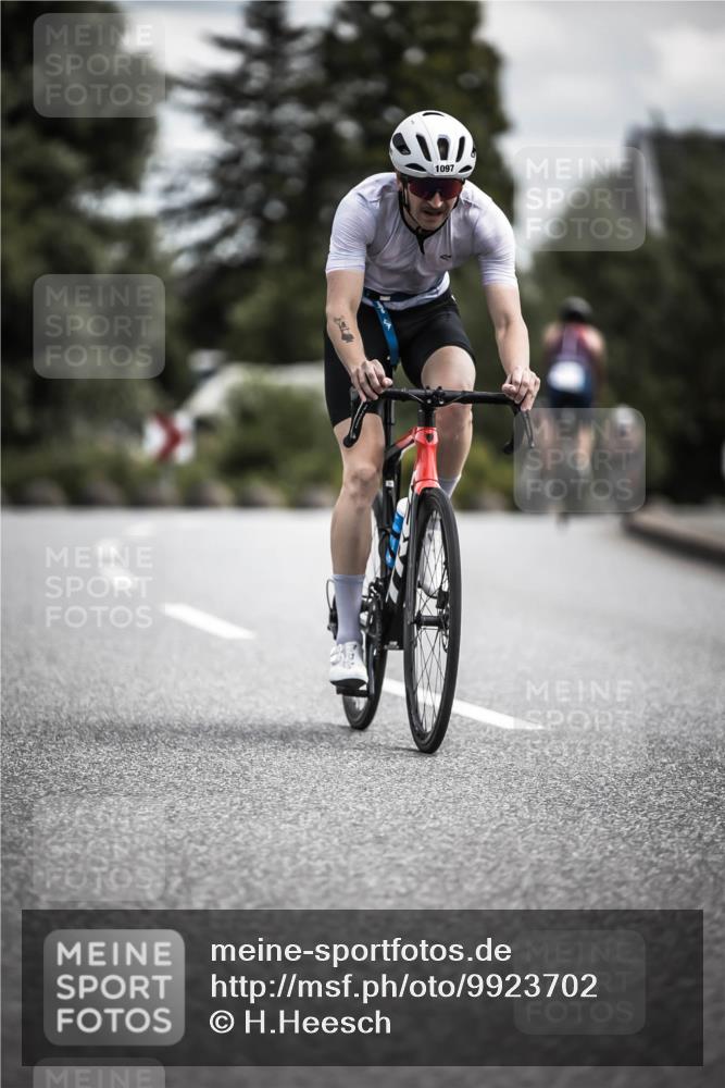 21.06.2026 - 29. Vierlanden-Triathlon H.Heesch http://msf.ph/oto/9923702 21.06.2026 13:32:36 Radfahren 1097 meine-sportfotos.de