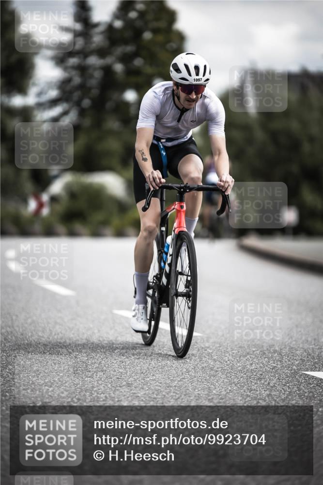 21.06.2026 - 29. Vierlanden-Triathlon H.Heesch http://msf.ph/oto/9923704 21.06.2026 13:32:36 Radfahren 1097 meine-sportfotos.de