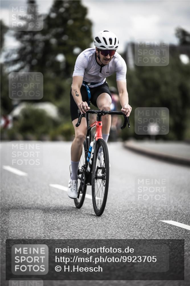 21.06.2026 - 29. Vierlanden-Triathlon H.Heesch http://msf.ph/oto/9923705 21.06.2026 13:32:36 Radfahren 1097 meine-sportfotos.de
