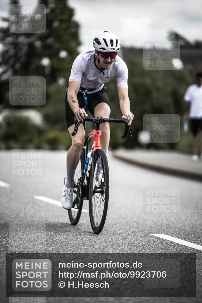 21.06.2026 - 29. Vierlanden-Triathlon H.Heesch http://msf.ph/oto/9923706 21.06.2026 13:32:36 Radfahren 1097 meine-sportfotos.de