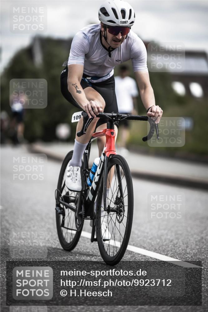 21.06.2026 - 29. Vierlanden-Triathlon H.Heesch http://msf.ph/oto/9923712 21.06.2026 13:32:36 Radfahren 109, 1097 meine-sportfotos.de
