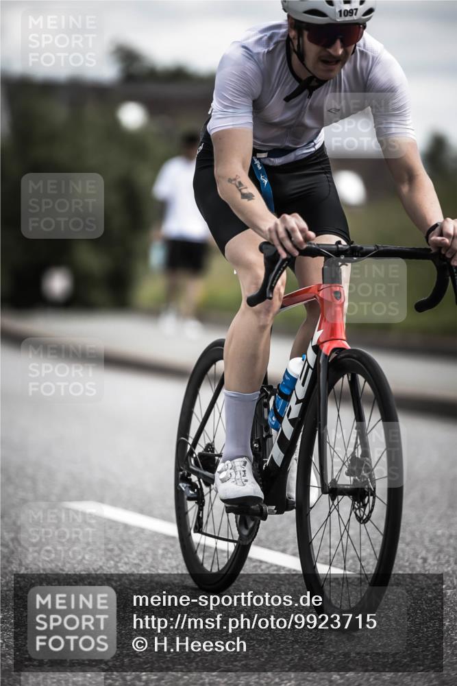 21.06.2026 - 29. Vierlanden-Triathlon H.Heesch http://msf.ph/oto/9923715 21.06.2026 13:32:36 Radfahren 1097 meine-sportfotos.de