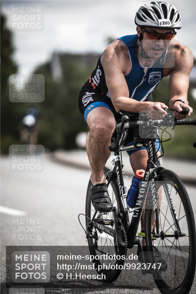 21.06.2026 - 29. Vierlanden-Triathlon H.Heesch http://msf.ph/oto/9923747 21.06.2026 13:32:44 Radfahren 120, 1203 meine-sportfotos.de