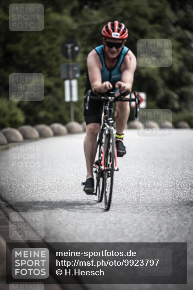 21.06.2026 - 29. Vierlanden-Triathlon H.Heesch http://msf.ph/oto/9923797 21.06.2026 13:33:05 Radfahren 11 meine-sportfotos.de