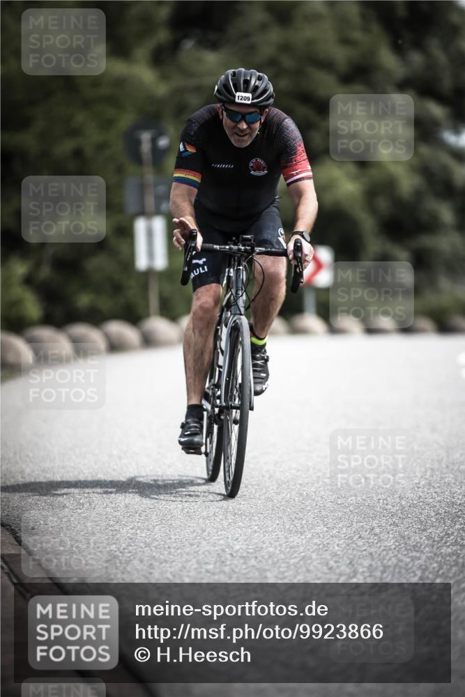 21.06.2026 - 29. Vierlanden-Triathlon H.Heesch http://msf.ph/oto/9923866 21.06.2026 13:33:34 Radfahren 1209 meine-sportfotos.de