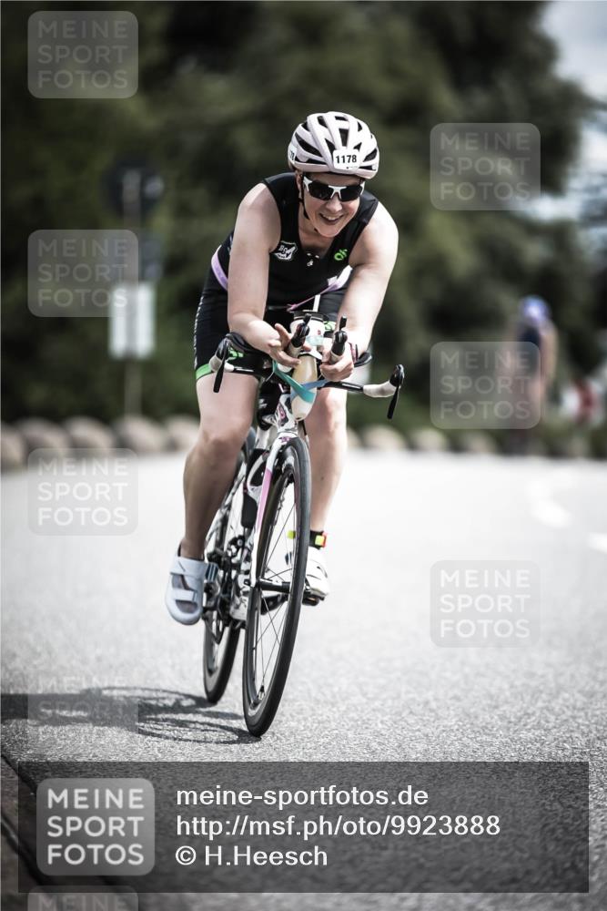 21.06.2026 - 29. Vierlanden-Triathlon H.Heesch http://msf.ph/oto/9923888 21.06.2026 13:33:46 Radfahren 1178 meine-sportfotos.de