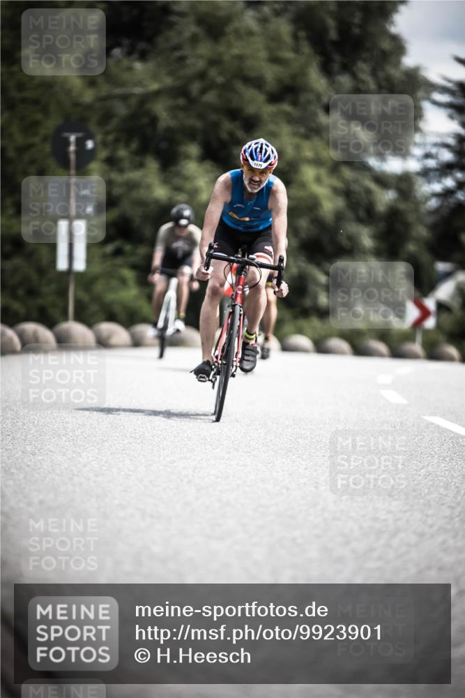 21.06.2026 - 29. Vierlanden-Triathlon H.Heesch http://msf.ph/oto/9923901 21.06.2026 13:33:49 Radfahren 11, 1175 meine-sportfotos.de