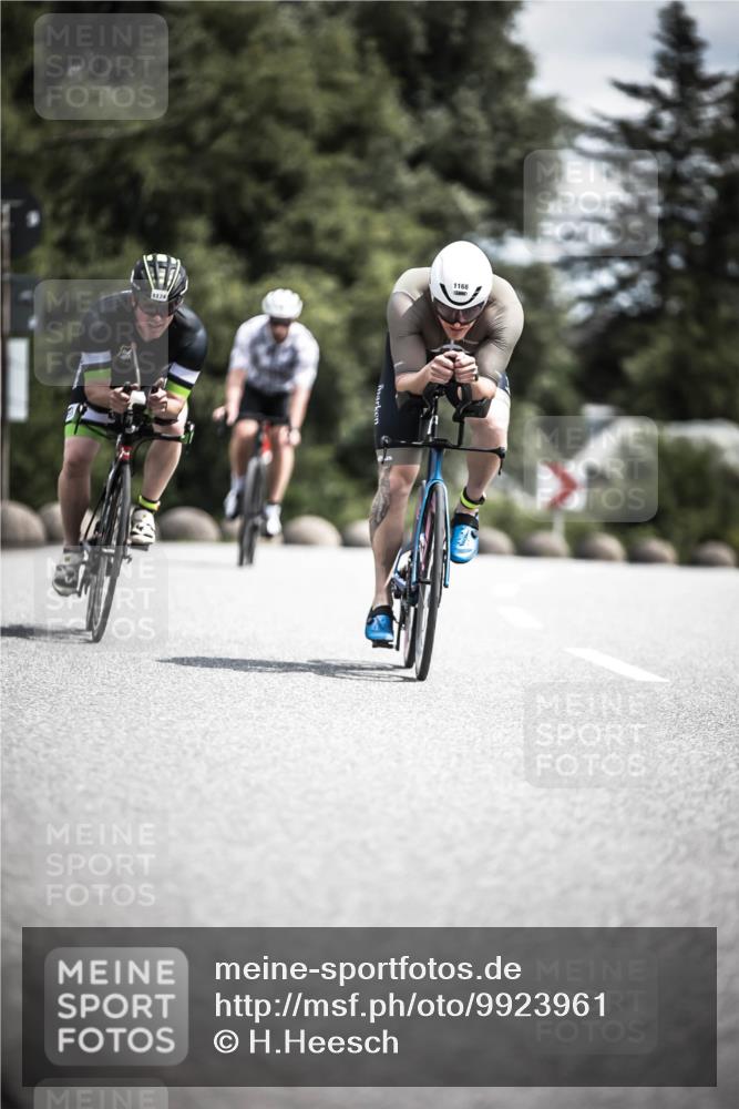 21.06.2026 - 29. Vierlanden-Triathlon H.Heesch http://msf.ph/oto/9923961 21.06.2026 13:34:03 Radfahren 1174, 1168 meine-sportfotos.de