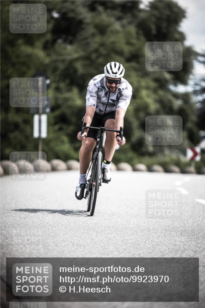 21.06.2026 - 29. Vierlanden-Triathlon H.Heesch http://msf.ph/oto/9923970 21.06.2026 13:34:05 Radfahren 11, 1199 meine-sportfotos.de