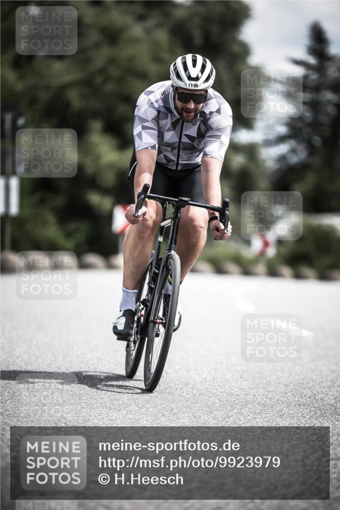 21.06.2026 - 29. Vierlanden-Triathlon H.Heesch http://msf.ph/oto/9923979 21.06.2026 13:34:05 Radfahren 11, 1199 meine-sportfotos.de
