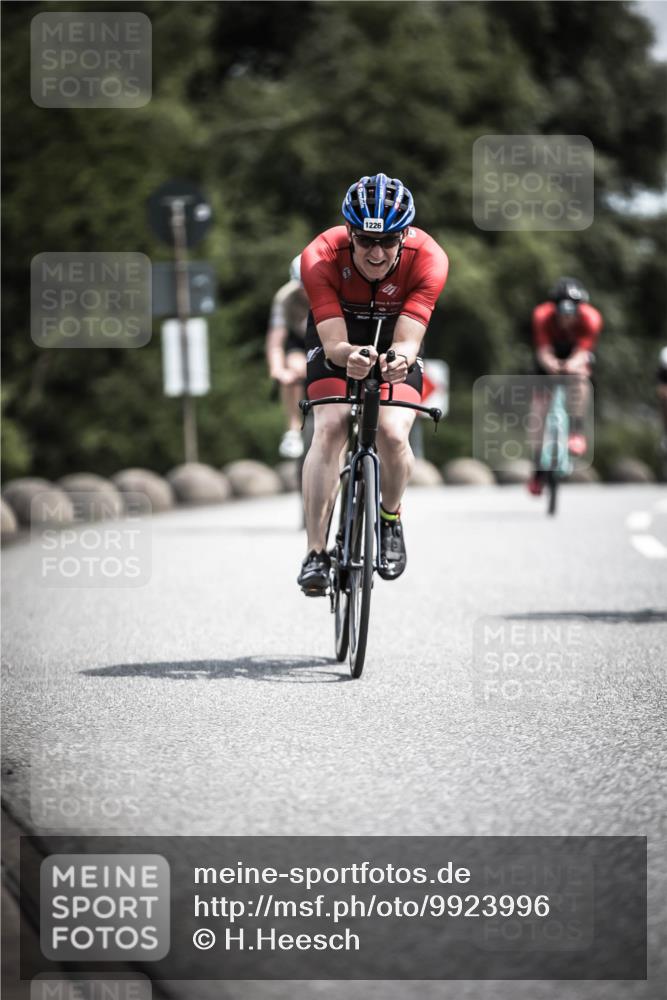 21.06.2026 - 29. Vierlanden-Triathlon H.Heesch http://msf.ph/oto/9923996 21.06.2026 13:34:20 Radfahren 11, 1226 meine-sportfotos.de
