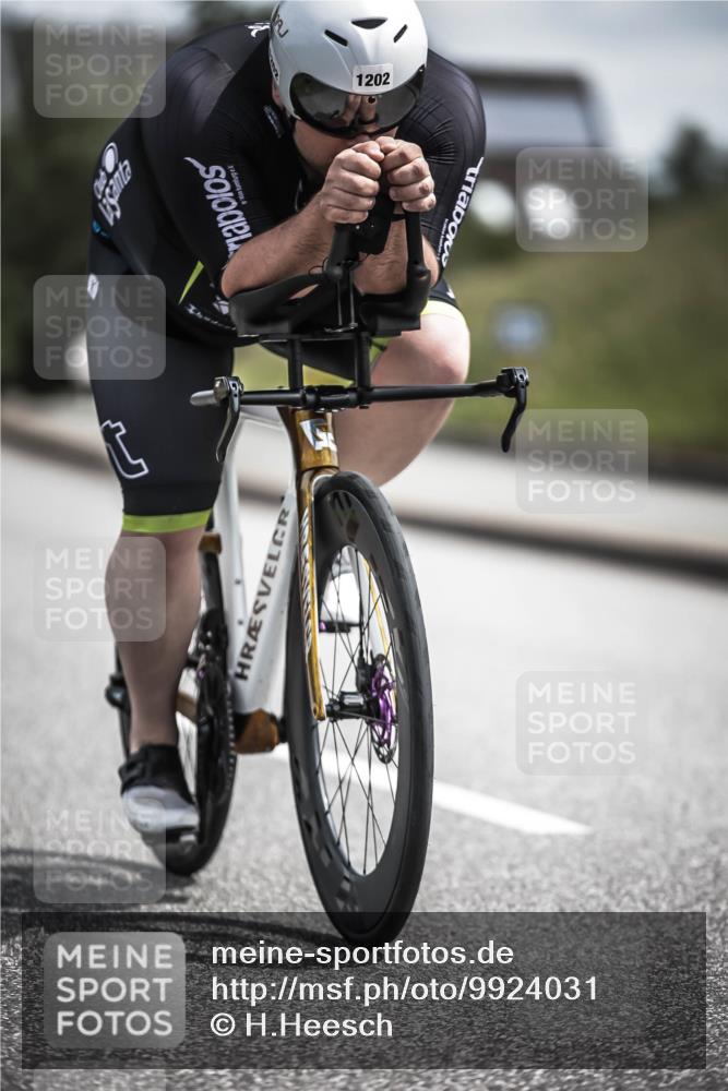 21.06.2026 - 29. Vierlanden-Triathlon H.Heesch http://msf.ph/oto/9924031 21.06.2026 13:34:41 Radfahren 400, 1202 meine-sportfotos.de