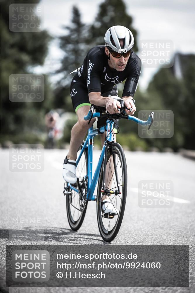 21.06.2026 - 29. Vierlanden-Triathlon H.Heesch http://msf.ph/oto/9924060 21.06.2026 13:05:48 Radfahren 1029 meine-sportfotos.de